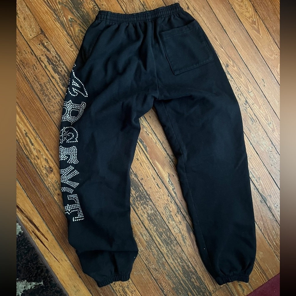 Absent sweats